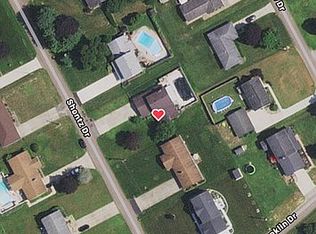 1313 Shontz Dr, Wellsville, OH
