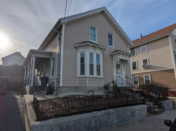 700 Pine St, Central Falls, RI 02863