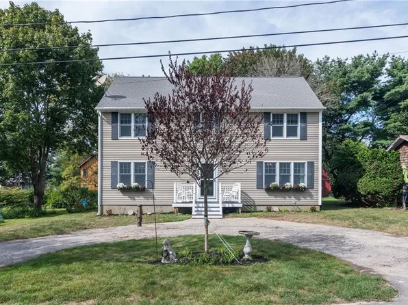 44 Garboard St, Jamestown, RI 02835