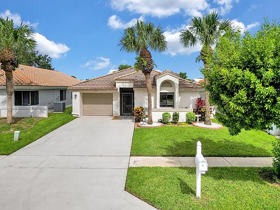 2nd image of 12121 Bay Club Drive