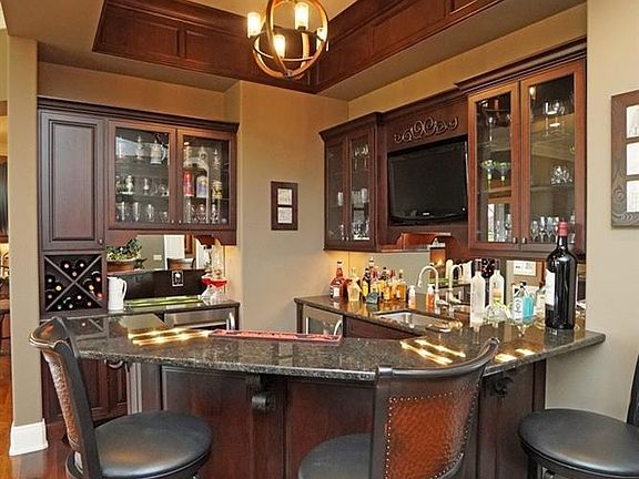 5th image of 4562 Raynor Ct