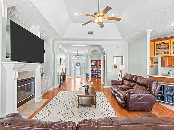 2nd image of 104 Heritage Ct