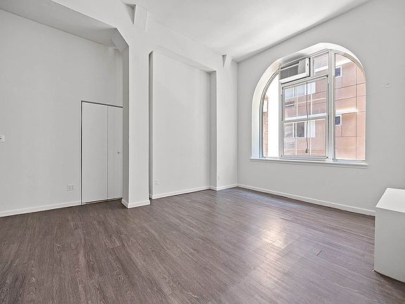 5th image of 88 Fulton St #402