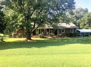 2037 Ridgedell Dr, Elon, NC 27244