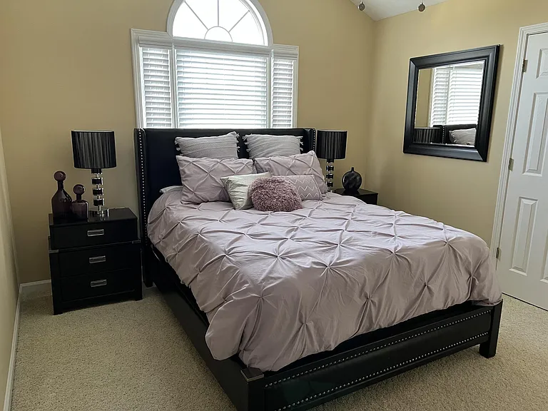 2nd Bedroom with Queen Bed