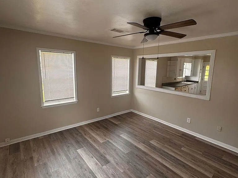 2306 Center Dr — Photo 13