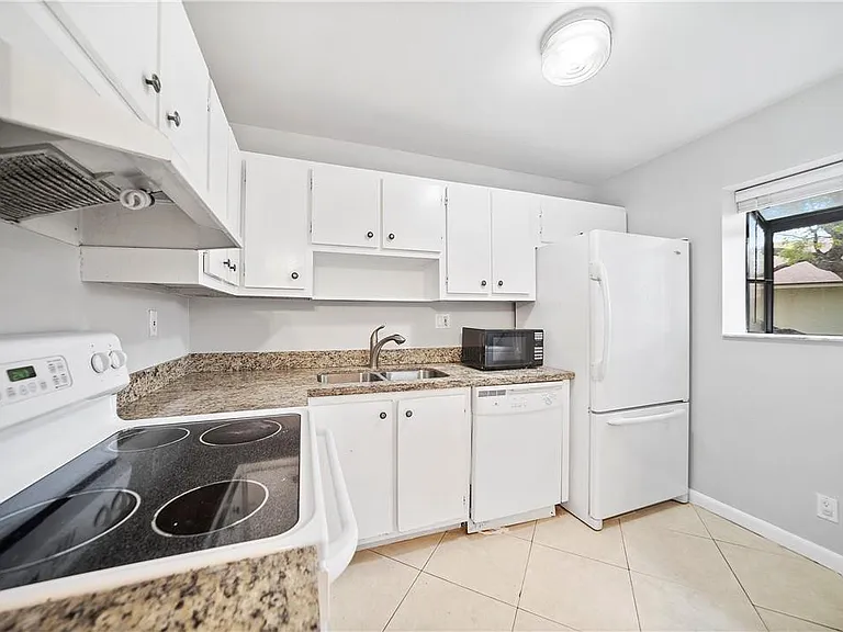 503 Gardens Dr #202 — Photo 5
