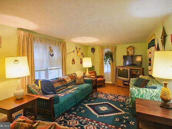 4th image of 4330 Main St