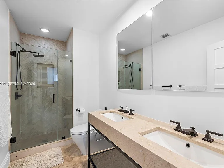 5236 Pine Tree Dr — Photo 35