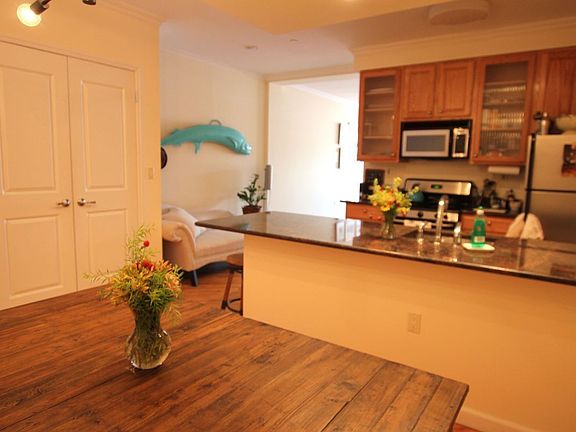4th image of 250 14th St APT 2C