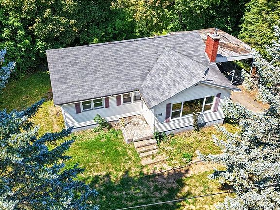 2nd image of 109 Chesswood Dr