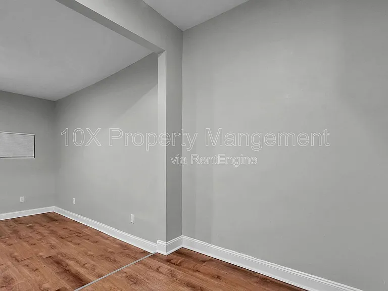 558 E Whittier St — Photo 11