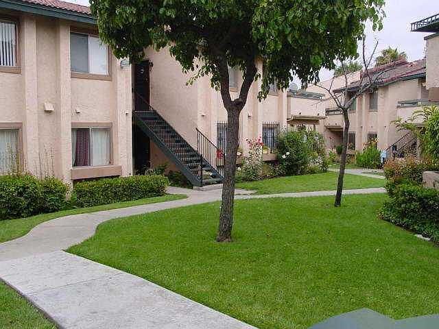 2nd image of 863 W San Ysidro Blvd W Unit 1
