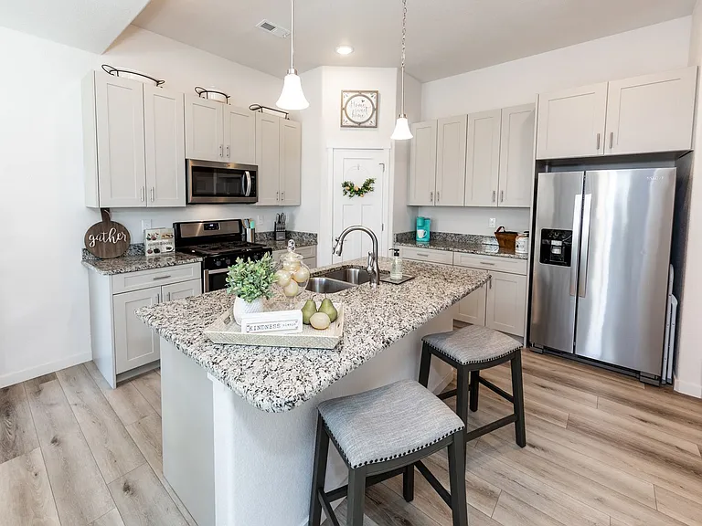 5738 Villa Lorenzo Dr — Photo 3