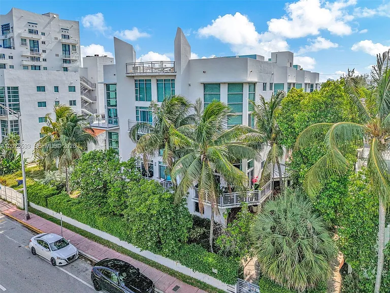 7728 Collins Ave #5 — Photo 51