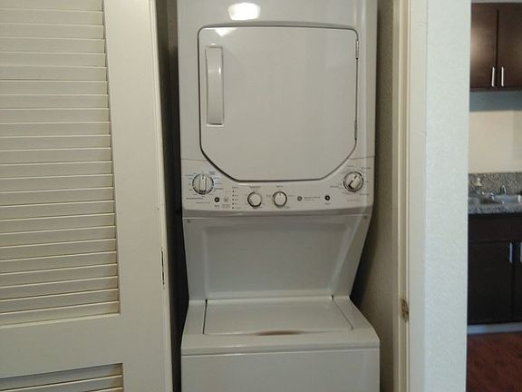 4th image of 9621 Webb St APT 39