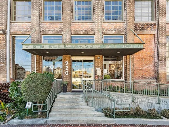 920 Poeyfarre St APT 267, New Orleans, LA 70130