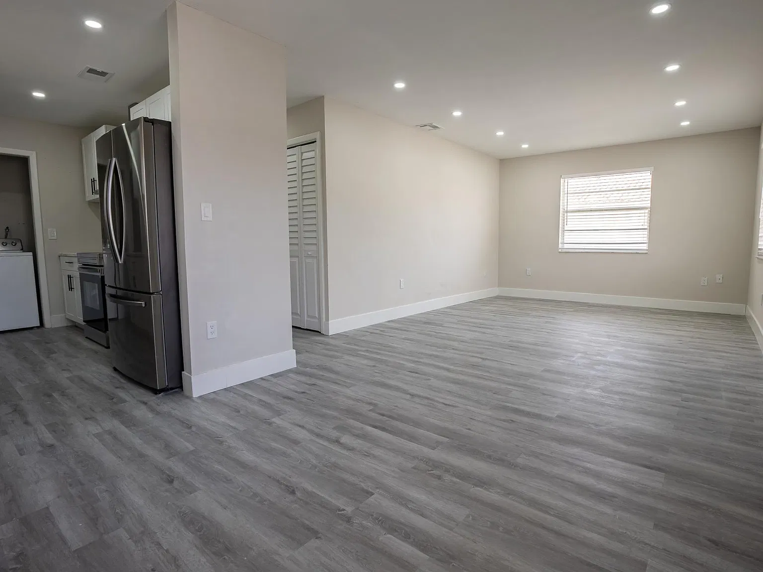 2940 SW 25th St — Photo 4
