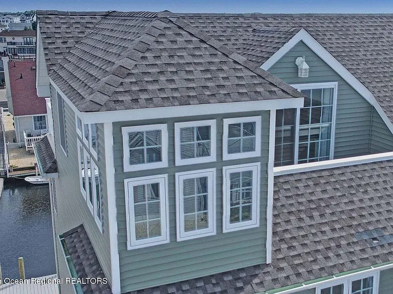 411 Harding Ave — Photo 5