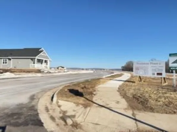 1932 Jack Ryan Dr, Prairie Du Sac, WI 53578