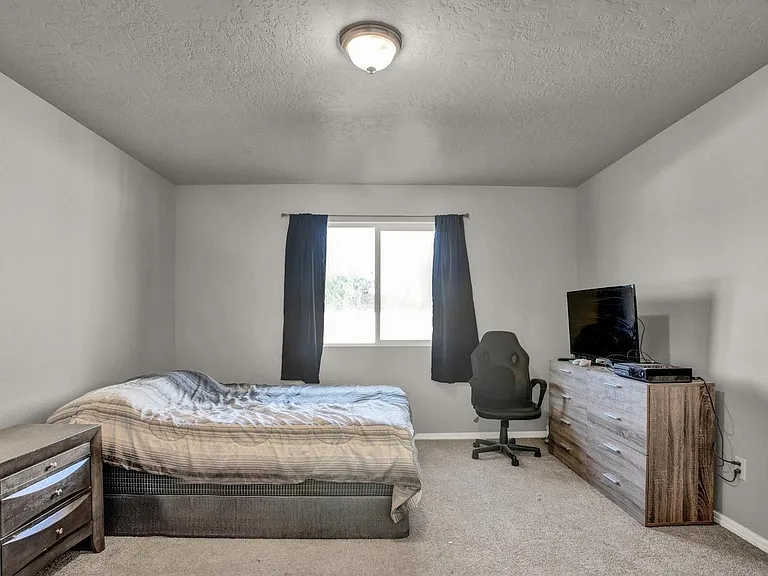 994 S Kalahari Ave — Photo 6