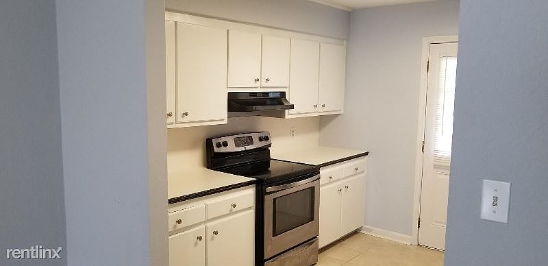 1st image of 28960 Highland Dr APT D