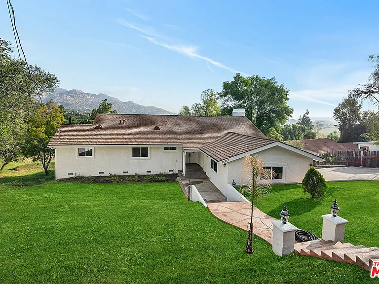 23937 Jensen Dr — Photo 24