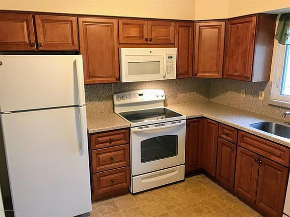 2nd image of 7 Grant Ct