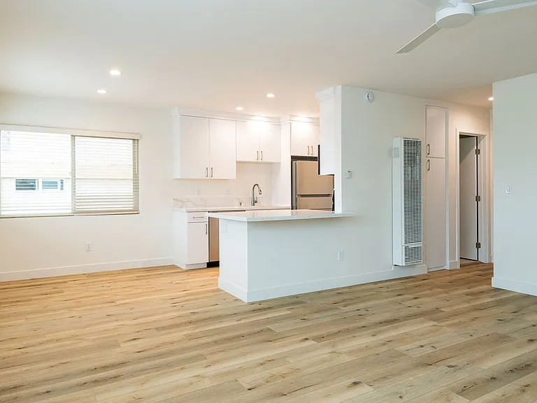5252-5274 La Jolla Mesa Dr #5254 — Photo 2
