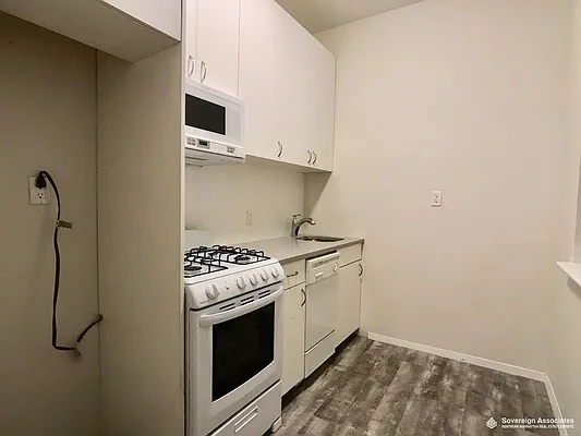 Rented by Sovereign Associates | media 11