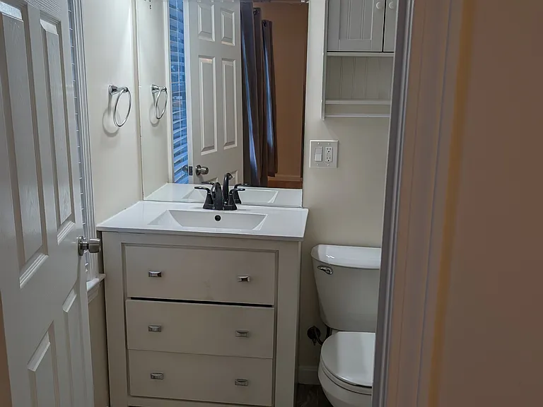 163 Ferry St — Photo 2