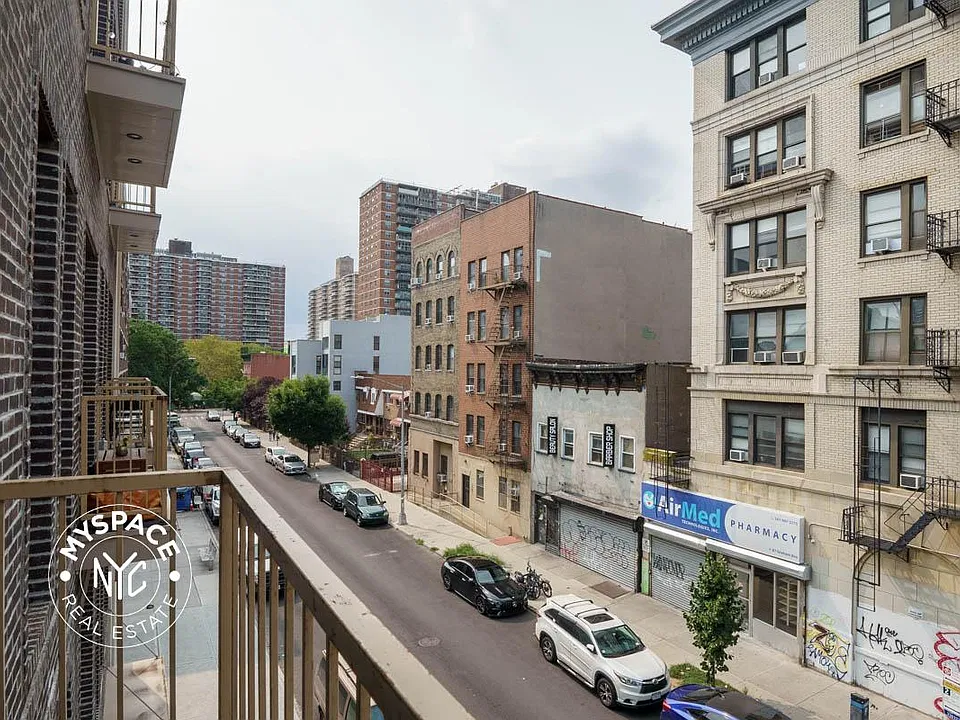 85 Graham Ave #3C
