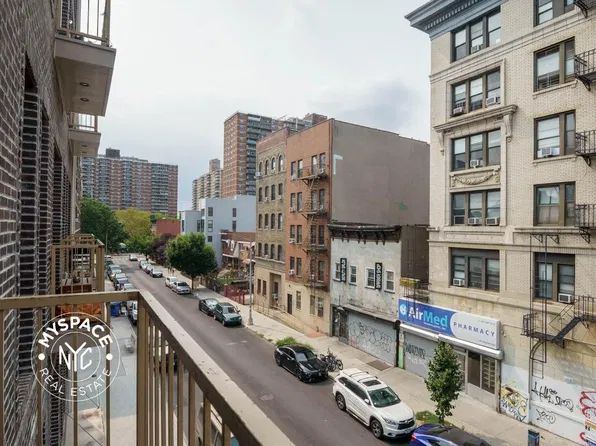 85 Graham Avenue image 1 of 15