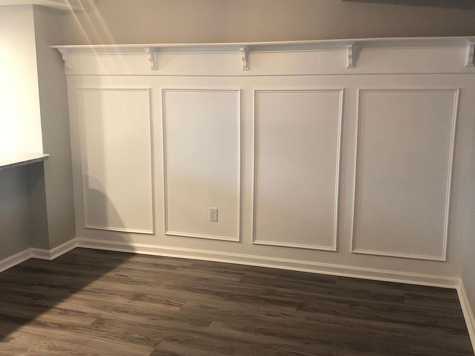 1st image of 694 E Lake Front Cir