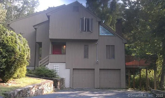28 Punch Bowl Dr — Photo 1