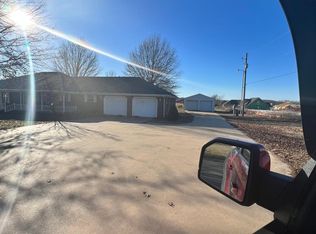 11101 Hogeye Rd, Prairie Grove, AR 72753
