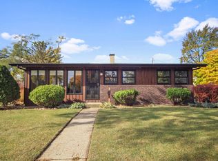 580 S Clarendon Ave, Addison, IL 60101