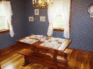 81 Van Dyke Dr S, Rensselaer, NY 12144