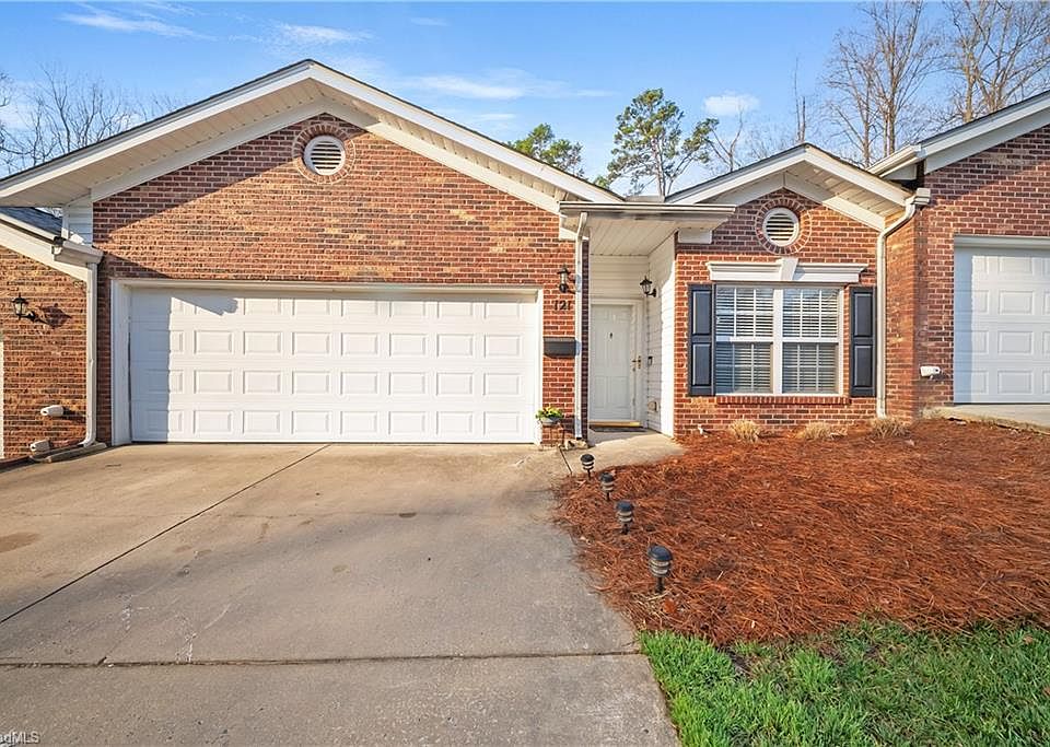 1st image of 121 Fox Haven Ct