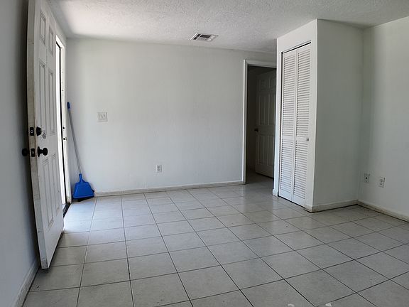 4th image of 707 63rd Avenue Dr W #1