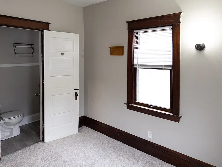 1421 Sherwood Ave — Photo 12