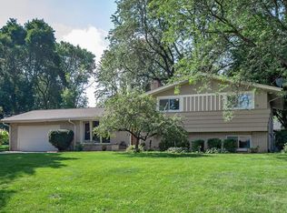 17825 Primrose Ln, Brookfield, WI 53045