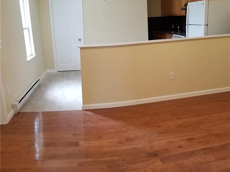 102 E Susquehanna St #4 — Photo 5