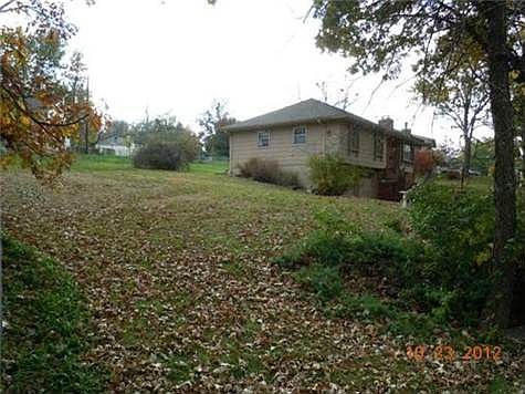 2nd image of 1305 N Forest Ln