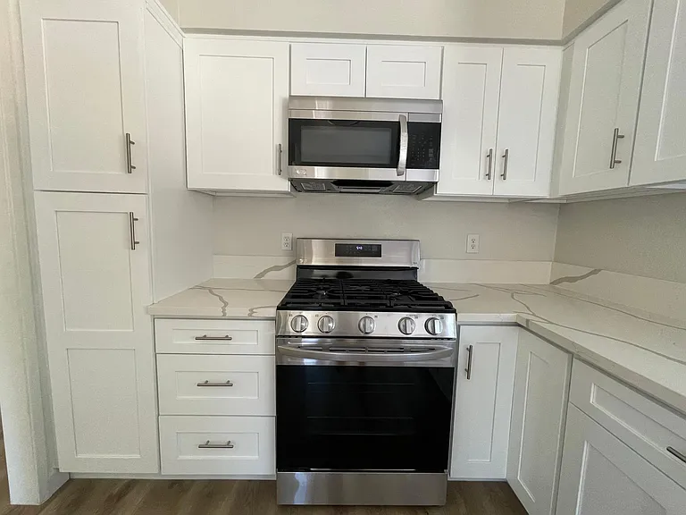 3503 Spruce Ct — Photo 9