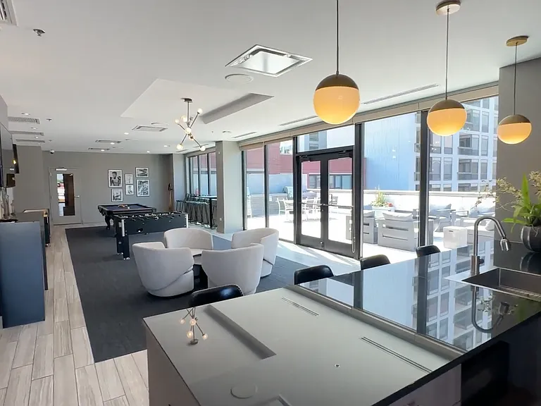 220 W Scott St #515 — Photo 17