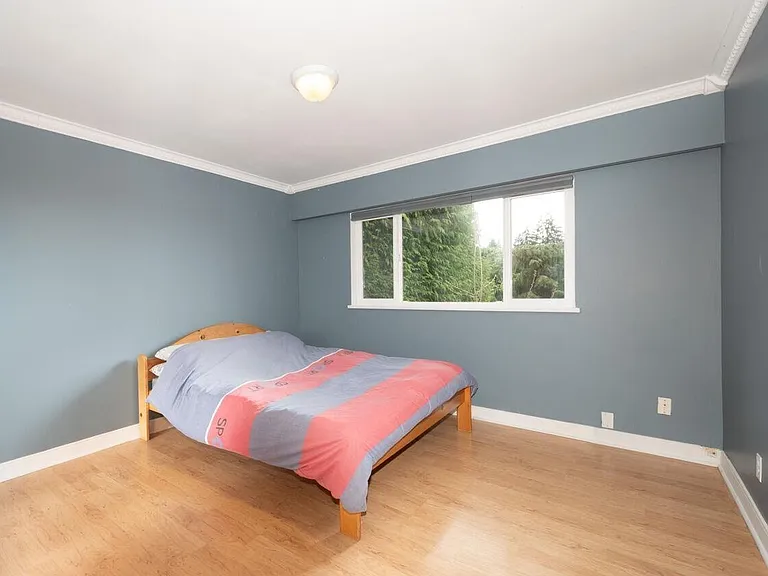 647 Blueridge Ave — Photo 6