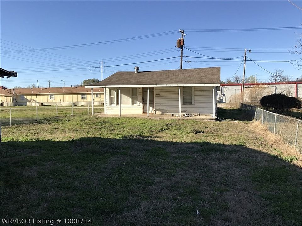2nd image of 811 W Choctaw Ave