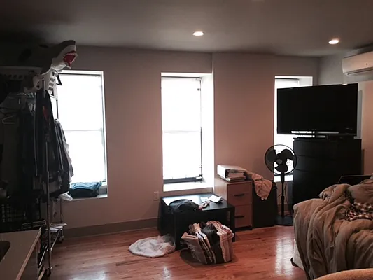 Rented by Premier Metro Realty Corp | media 24