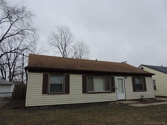 2nd image of 26282 Woodmont St